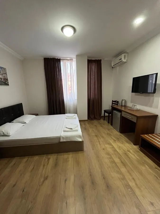 Ventura Hotel Batoemi 4*,